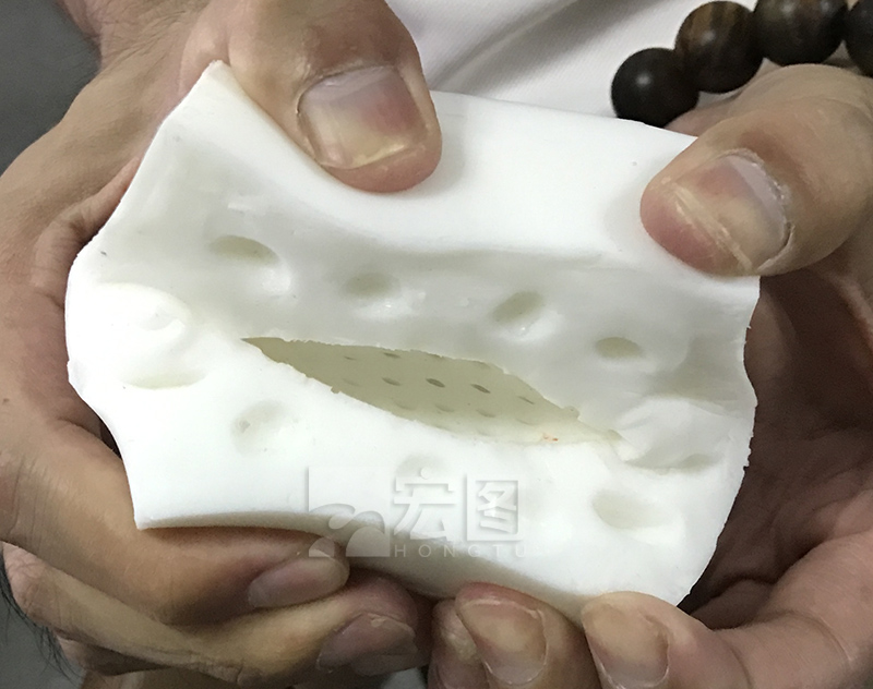 圓球裝飾品硅膠模具手感測(cè)試 圓球裝飾品硅膠模具手感測(cè)試